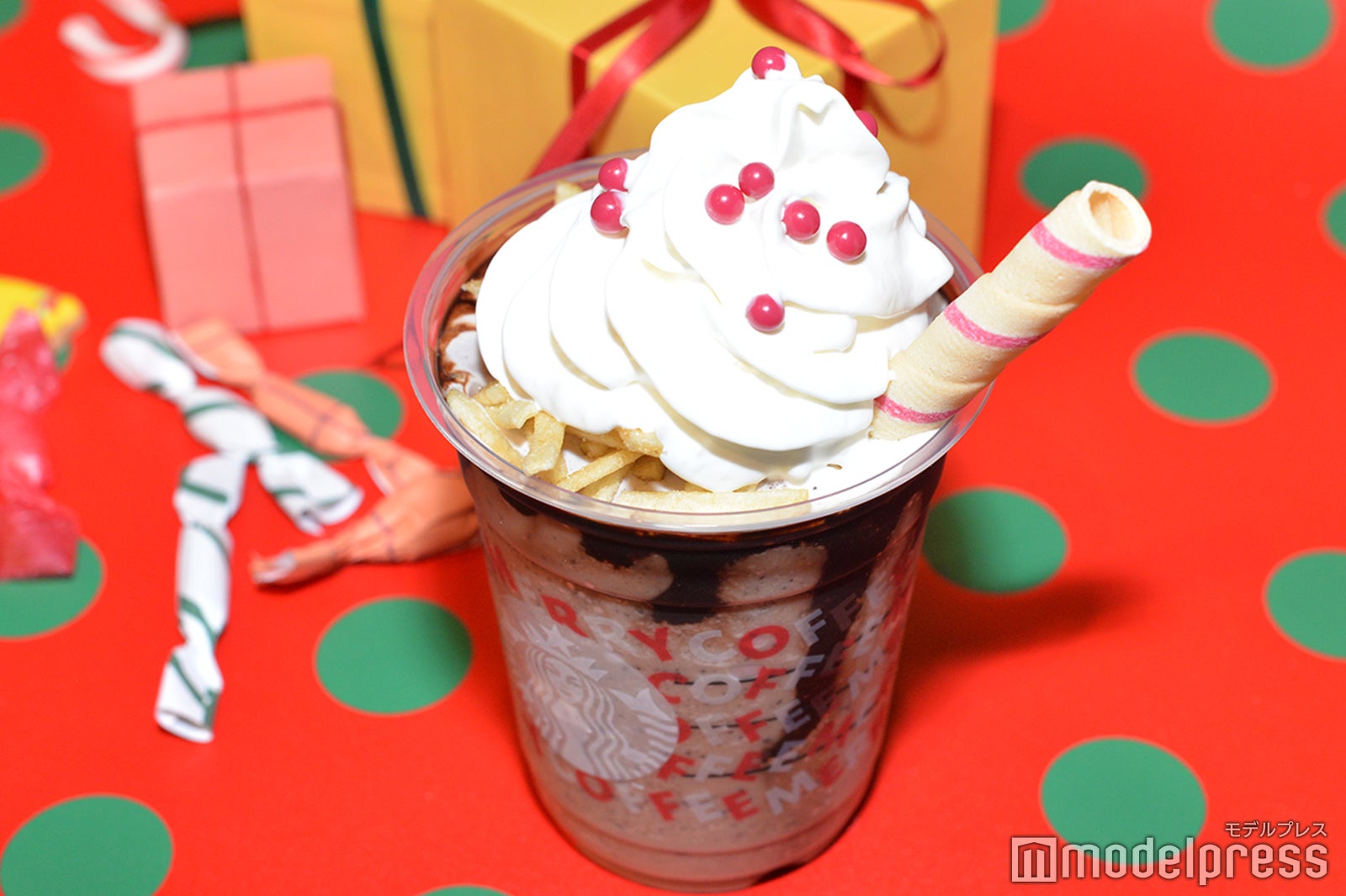 「サンタブーツ チョコレート フラペチーノ」（C）モデルプレス