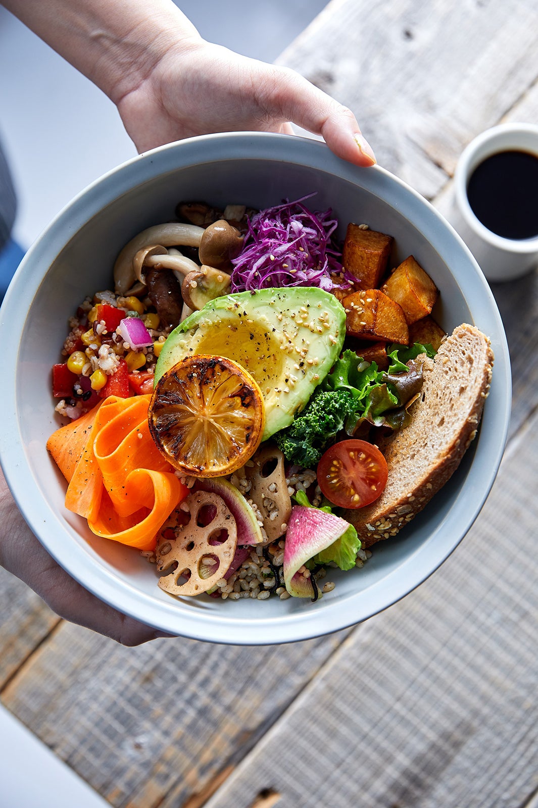 ブッタボウル バゲット付 1,350円+tax／画像提供：ベイクルーズ