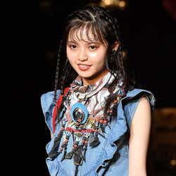 モデルプレス - 乃木坂46齋藤飛鳥、編み込みヘアでイメージ一新 “投げキス”が可愛すぎ!