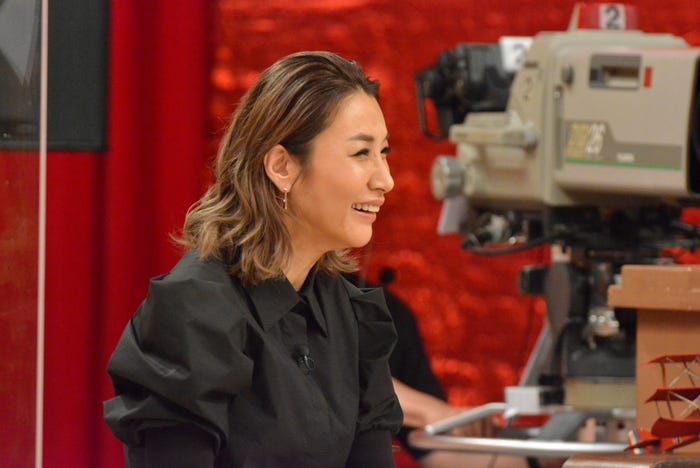 鈴木紗理奈 (C)読売テレビ