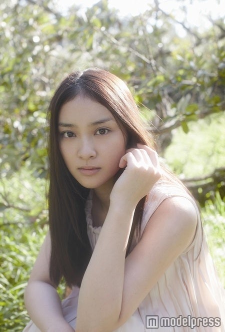 武井咲、「Mステ」出演　GLAY・TAKURO書きおろしのデビュー曲を初披露