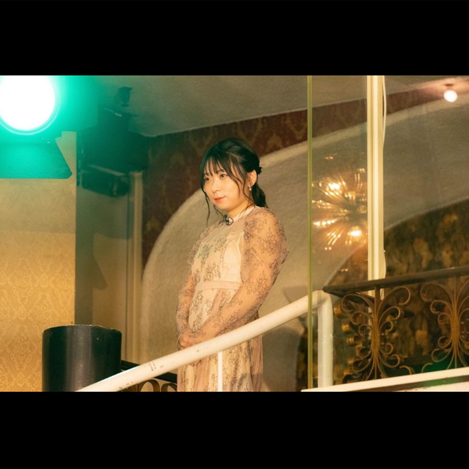 にゃんこスター・アンゴラ村長、“婚活”シースルードレス姿が「美しい」「可愛すぎる」と話題