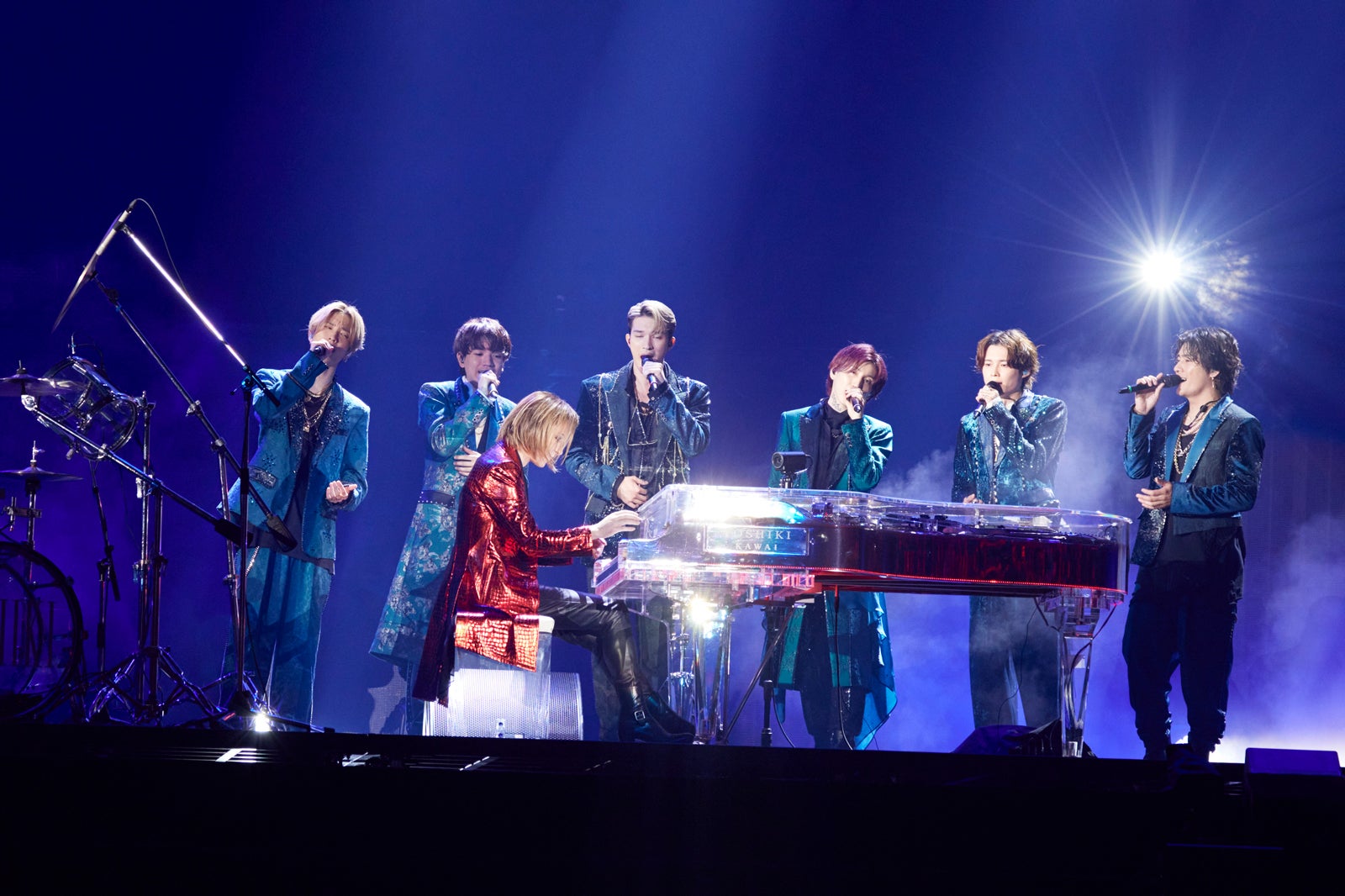YOSHIKI、SixTONES初東京ドーム公演にサプライズ登場 1年越しの“約束”実現