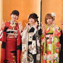 20歳のポーズをする（左から）平田侑希、吉田華恋、山田杏華、平野ひかる、歌田初夏 （C）モデルプレス