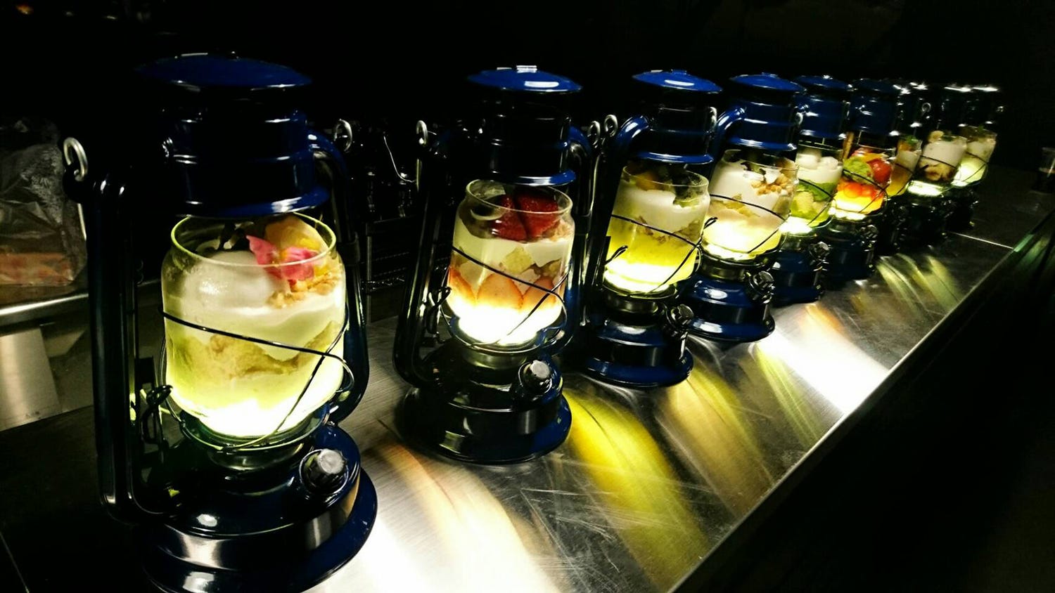 ランプ型パフェで人気上昇中!滋賀の新SNS映えパフェ専門店「LAMP」が気になる