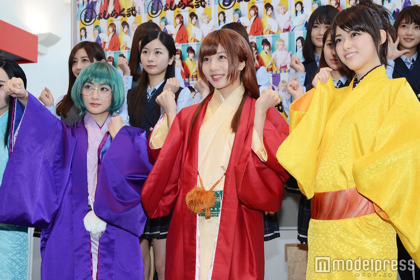 （左より）生駒里奈、能條愛未、松村沙友理（C）モデルプレス