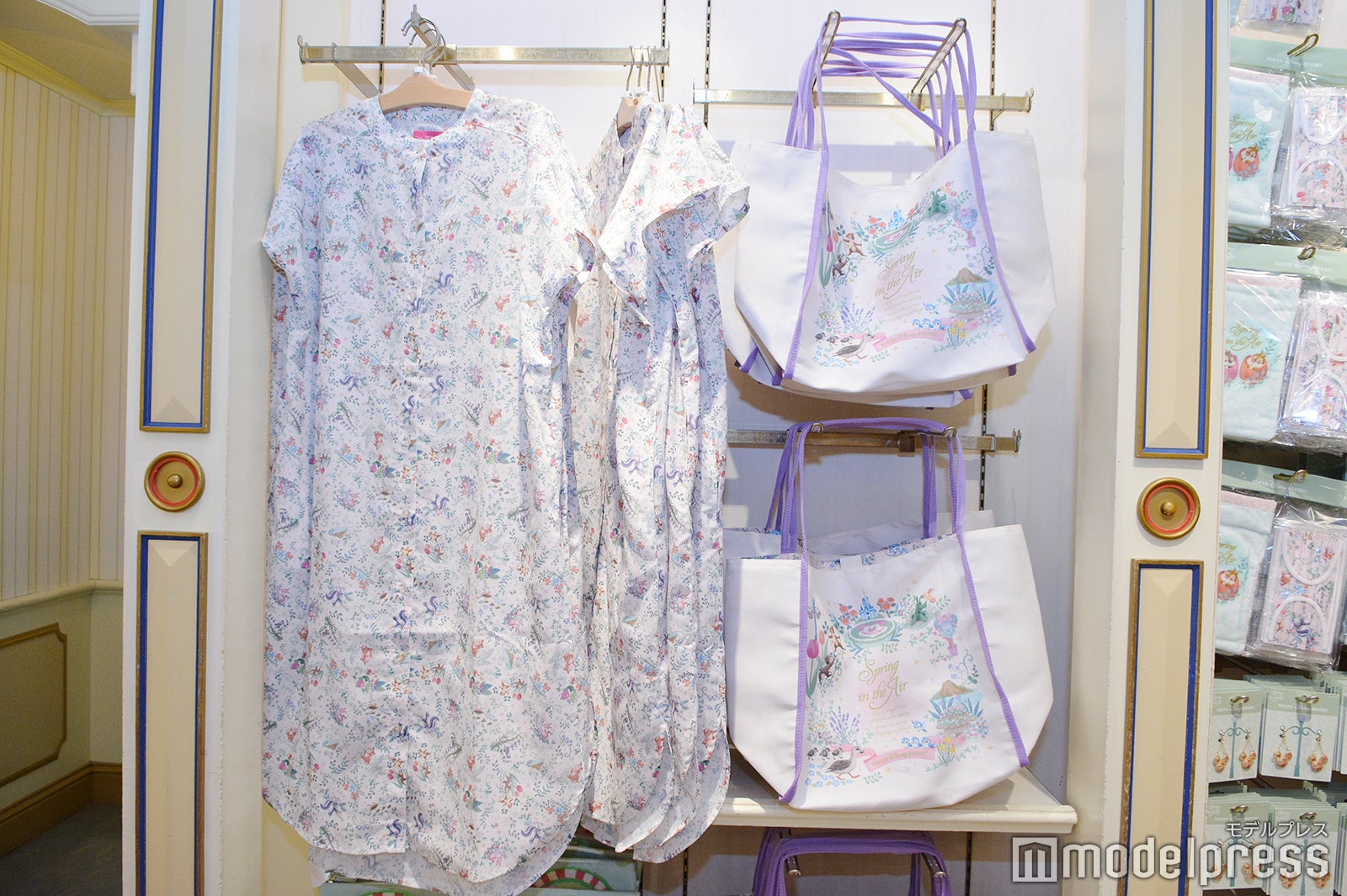 シャツM・L各,500、トートバッグ¥3,900（C）モデルプレス（C）Disney