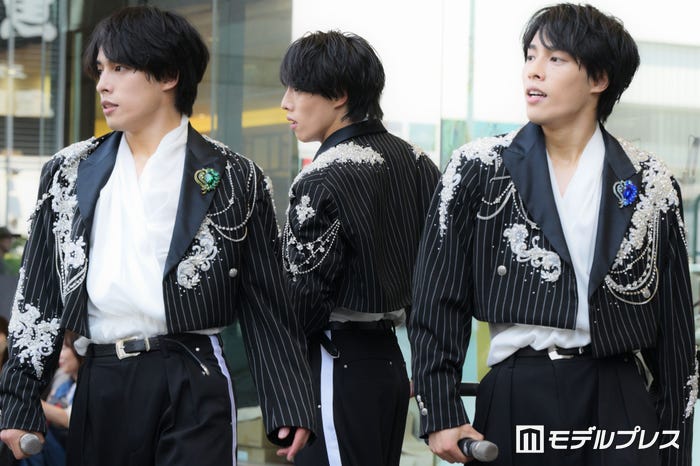 (左から)嘉人、颯人、綾人/佐藤三兄弟(C)モデルプレス
