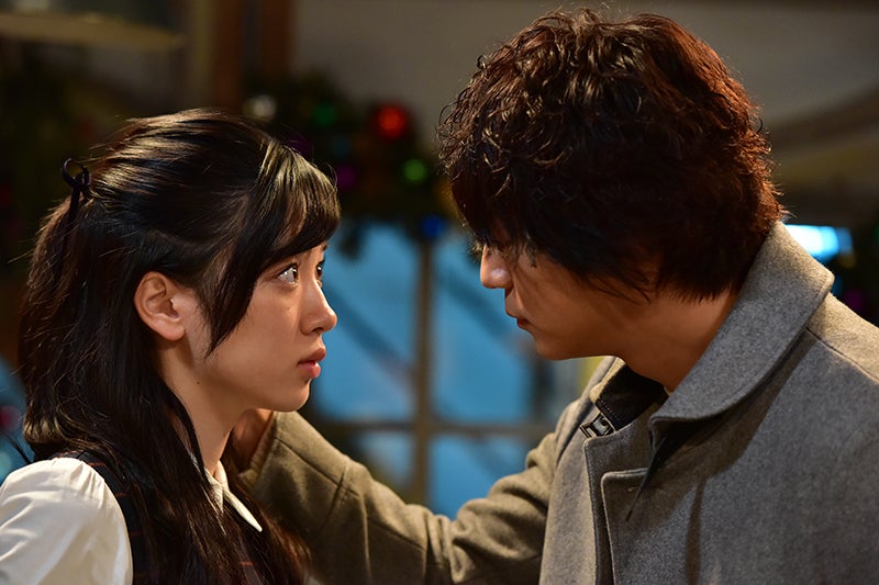 永野芽郁、三浦翔平／「ひるなかの流星」より（C）2017 フジテレビジョン 東宝 集英社（C）やまもり三香／集英社