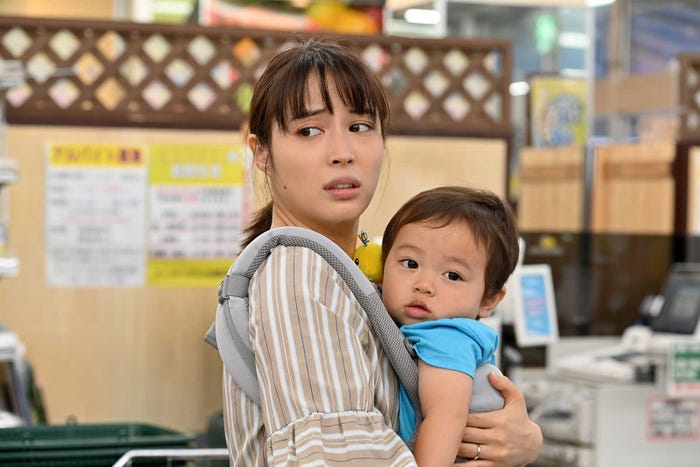 広瀬アリス「知ってるワイフ」(C)フジテレビ