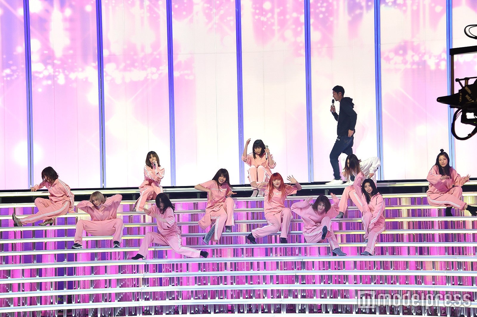 E-girls （C）モデルプレス