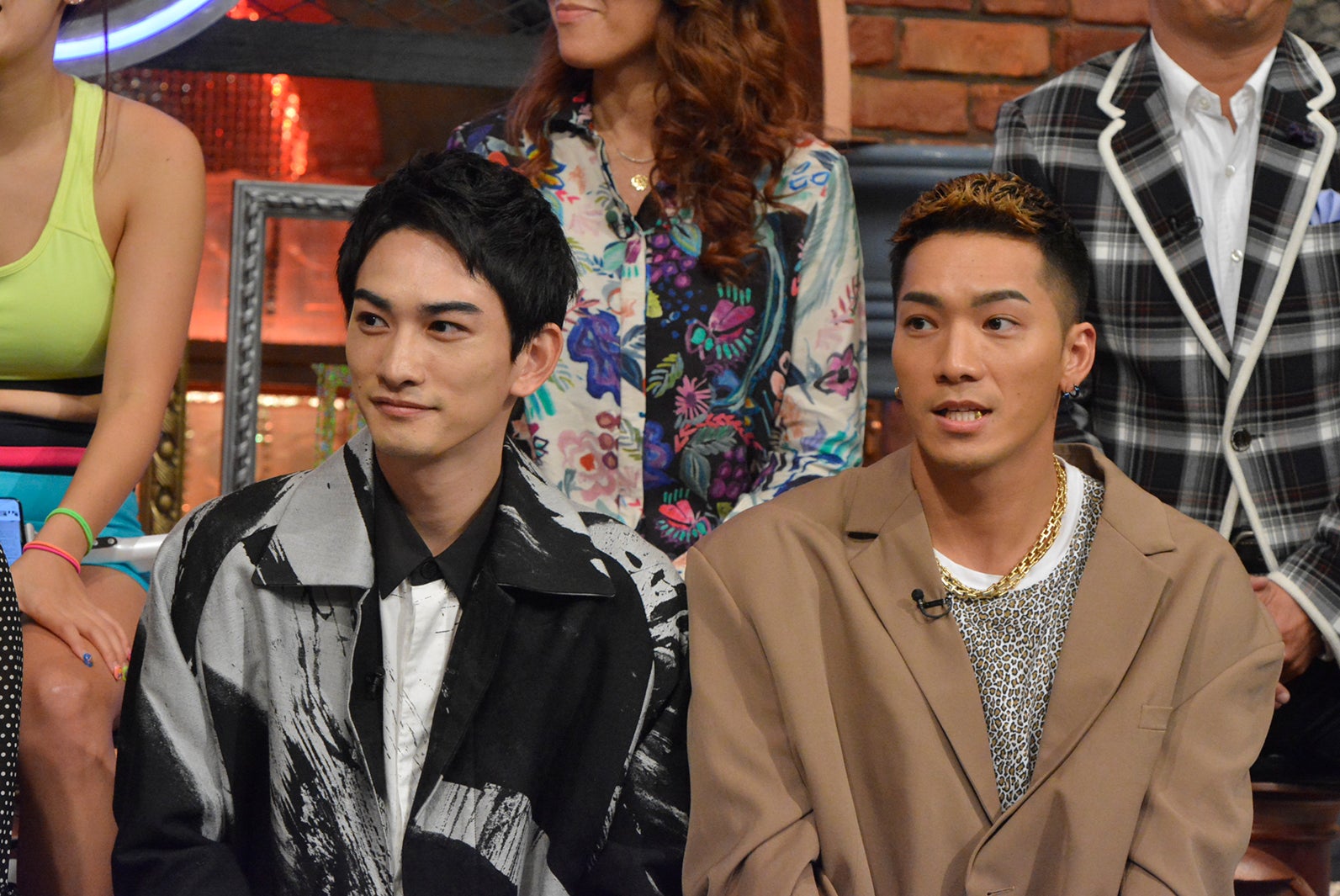 （左から）町田啓太、SWAY／2020年1月9日放送「ダウンタウンDXDX」より（C）読売テレビ