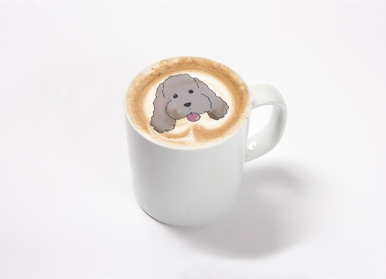 マッカチンのカフェモカ790円（税抜）（C）はせつ町民会／ユーリ!!! on ICE 製作委員会