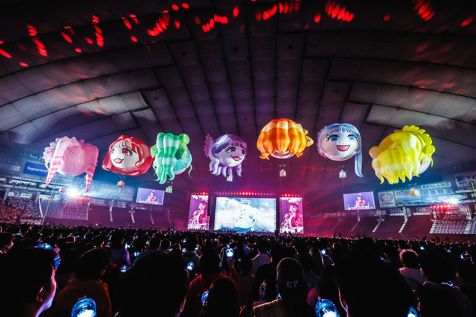 「FRUITS ZIPPER SPECIAL LIVE 2026『ENERGY』」の様子／撮影：ヨシモリユウナ、森好弘、高田梓、ハタサトシ、後藤壮太郎、藤井拓（提供写真）