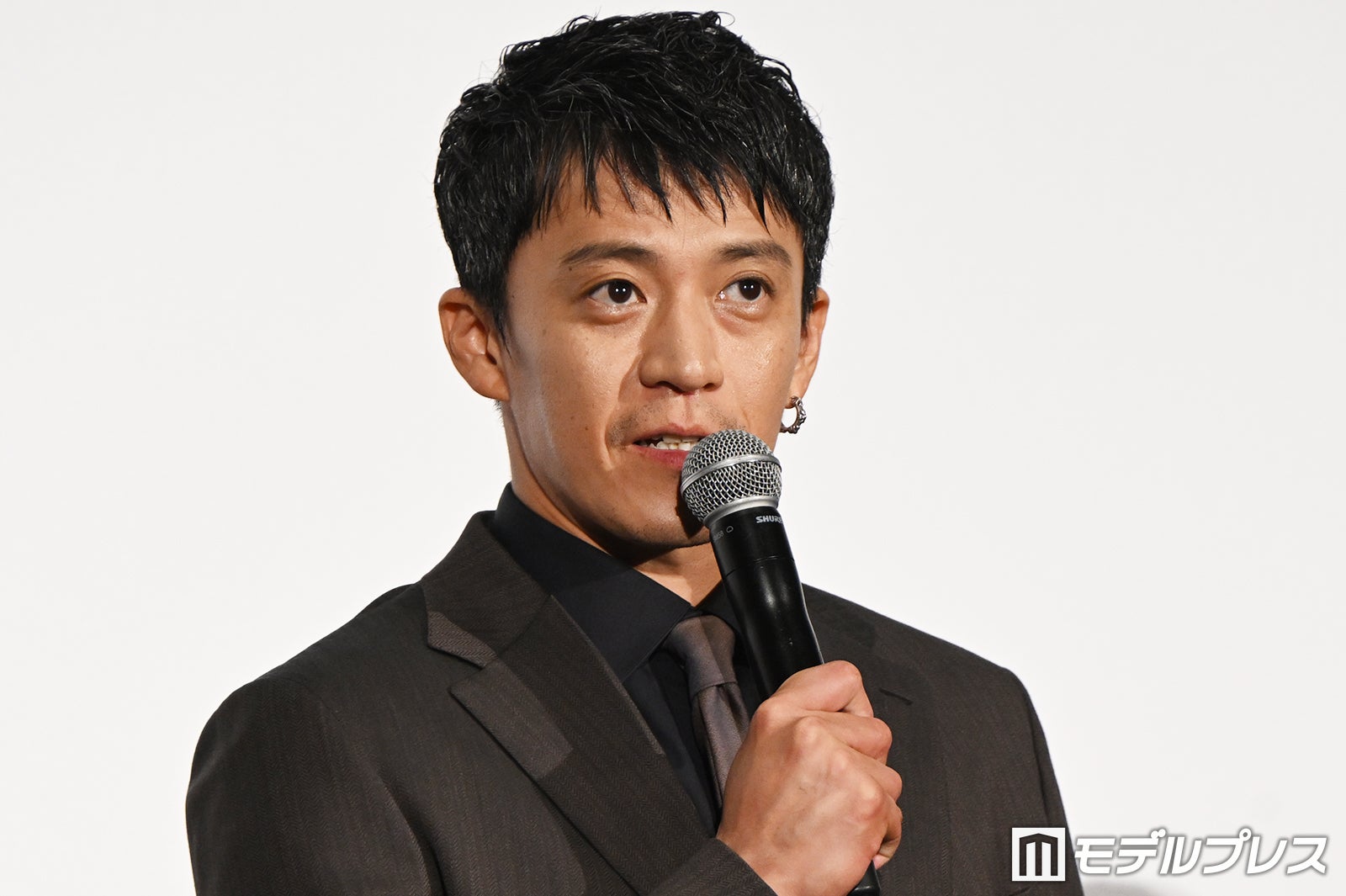 小栗旬（C）モデルプレス