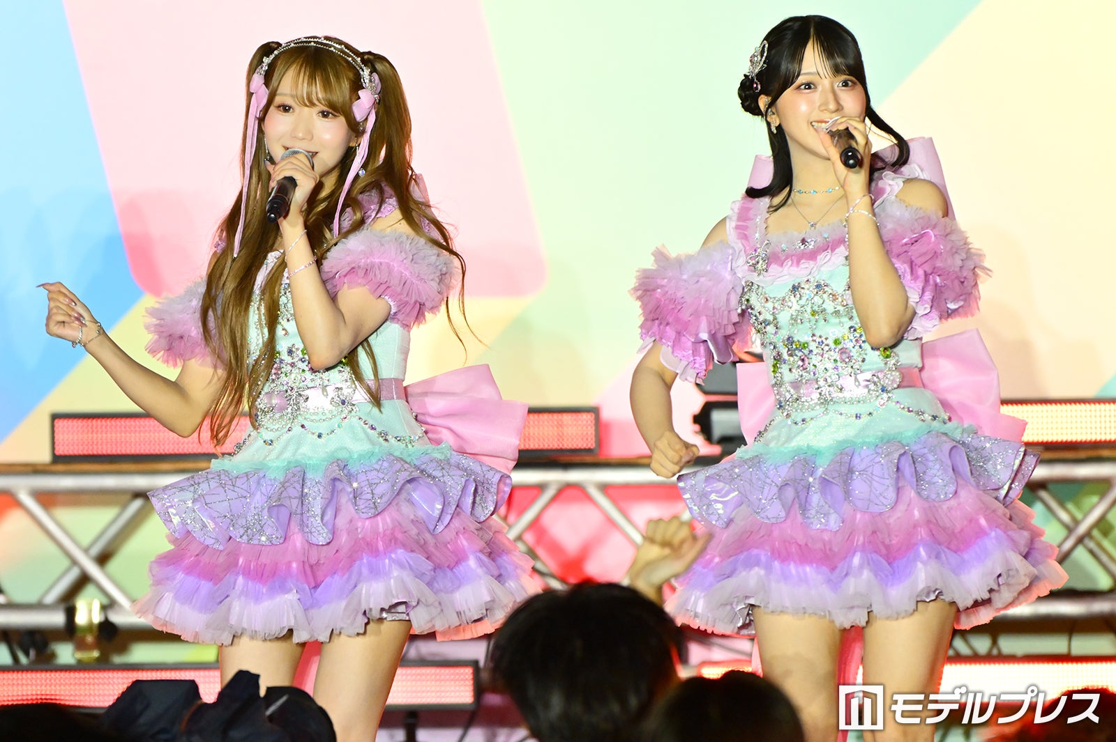 大谷映美里、佐々木舞香／＝LOVE（C）モデルプレス