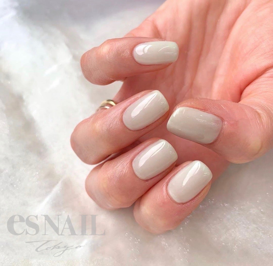 馴染みやすいシアーなピスタチオ（画像提供：esNAIL）