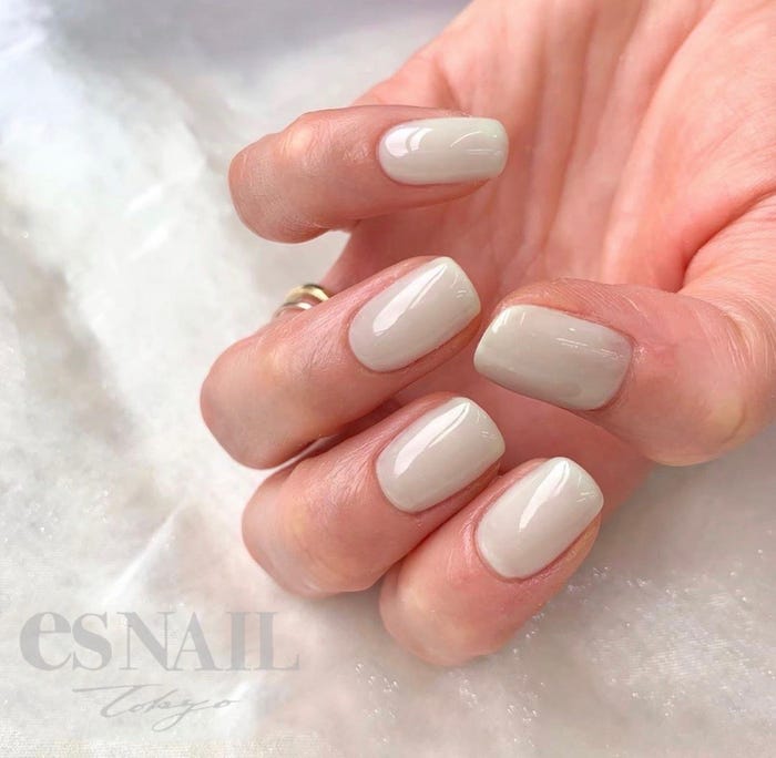 馴染みやすいシアーなピスタチオ(画像提供:esNAIL)