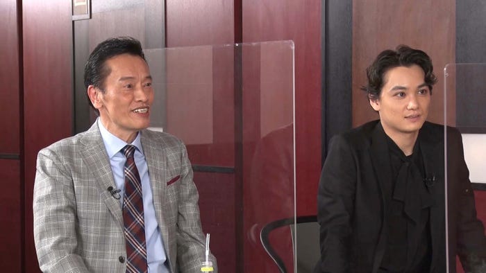 (左から)遠藤憲一、矢野聖人 (C)フジテレビ