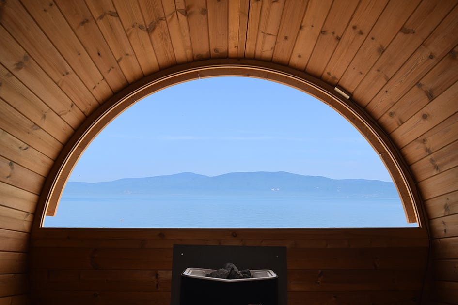 岡山「牛窓TARI」海を見下ろす絶景スポットでBBQやグランピング、サウナを体験