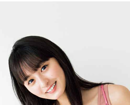 乃木坂46遠藤さくら、キャミソール姿でリラックス