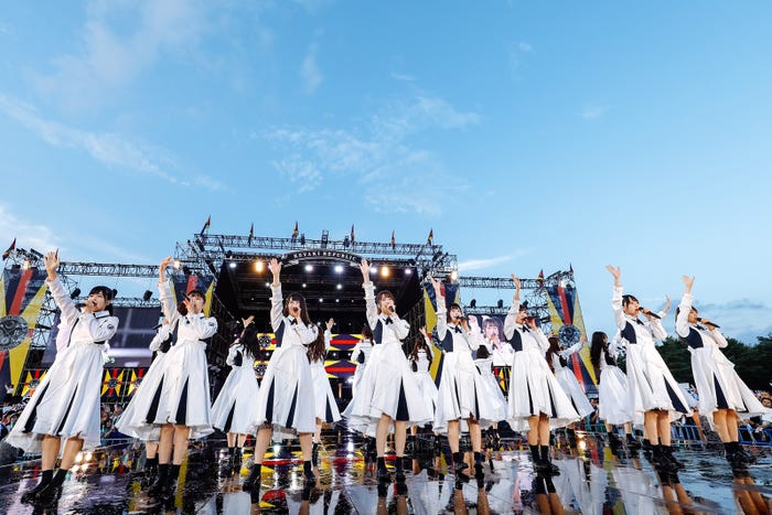 欅坂46とけやき坂46が交わる歌『太陽は見上げる人を選ばない』。この日、けやき坂46の2期生が加入して初めて披露した。/撮影:上山陽介