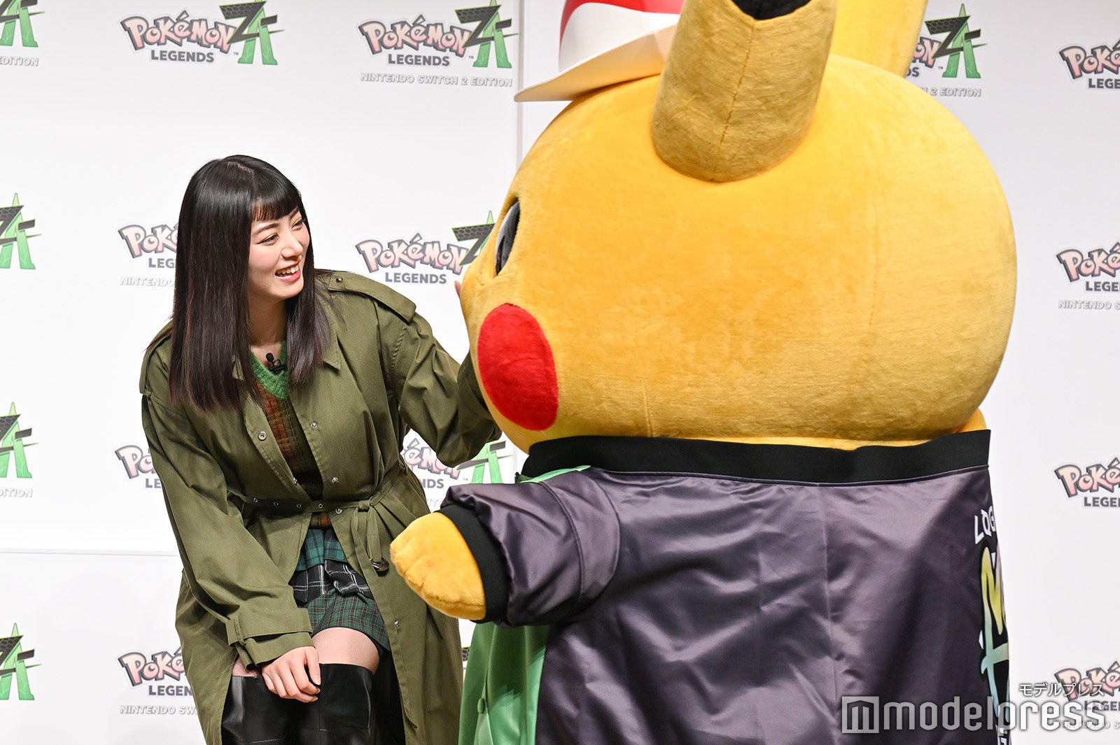 池田エライザ、ピカチュウ（C）モデルプレス