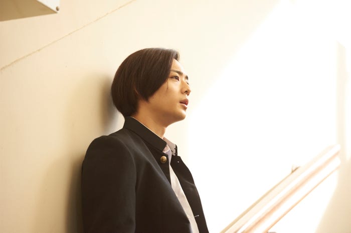 竜星涼(C)河原和音/集英社(C)2017 映画「先生!」製作委員会
