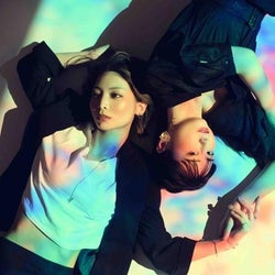 【eN】米倉みゆが女子生徒、やまだなみが女性教師を演じるコラボ写真集の発売が決定