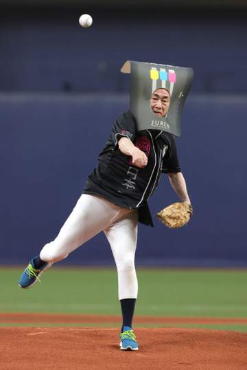 “ミャクひろし”が自身12度目の始球式に参戦「今日はファンの思いをたくさん充電」