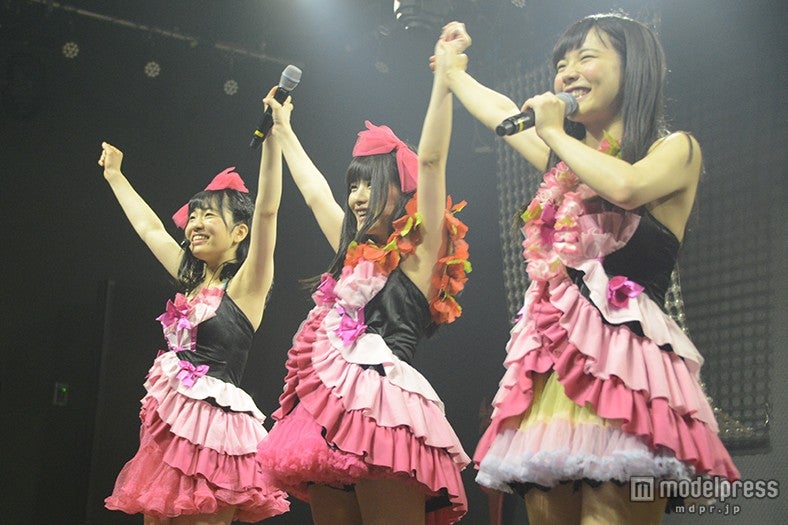 チェリーブロッサム（左から）桜雪、神谷えりな、立花あんな