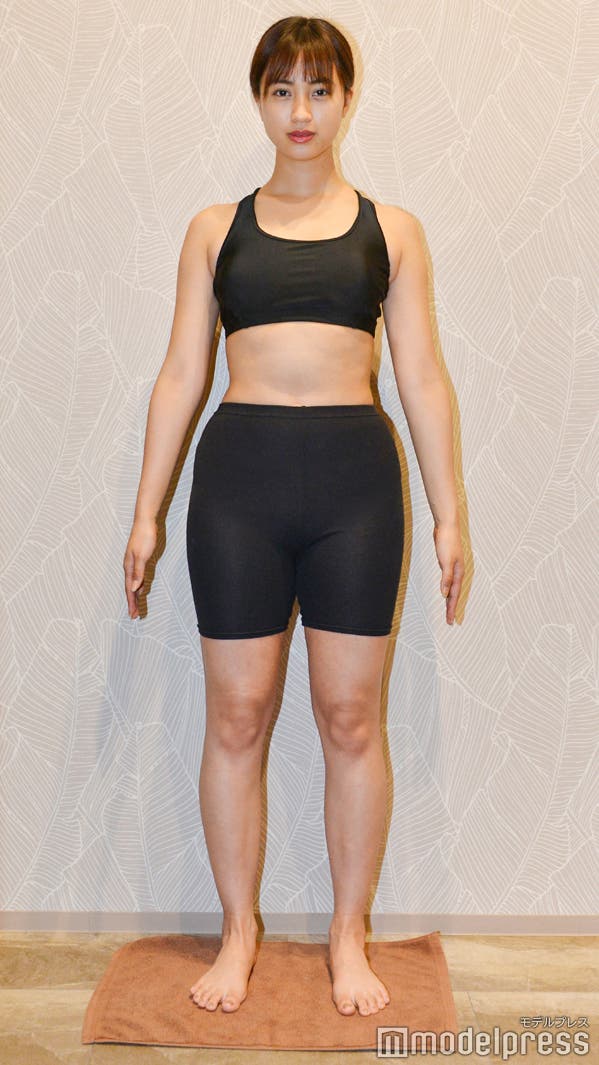 1ヶ月の施術前(C)モデルプレス