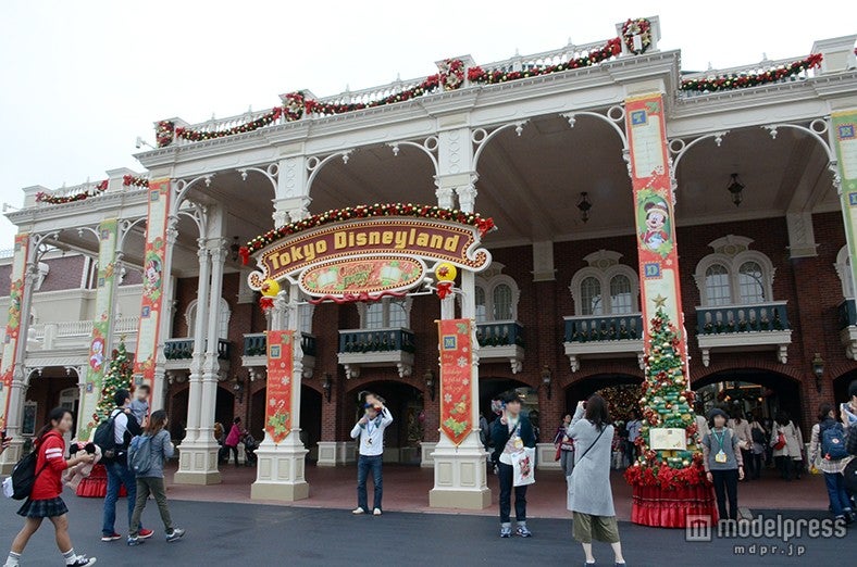 ディズニーランド、友達と思い出を作っちゃおう！クリスマスを堪能する方法