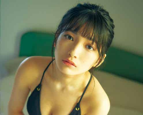 蛭田愛梨、美バスト覗く上目遣いにドキッ