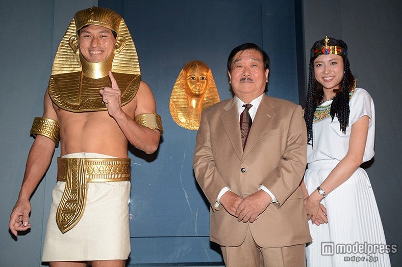 左より：春日俊彰、吉村作治教授、TBS笹川友里アナウンサー