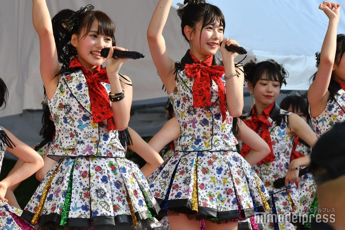 前田彩佳、千葉恵里 (C)モデルプレス