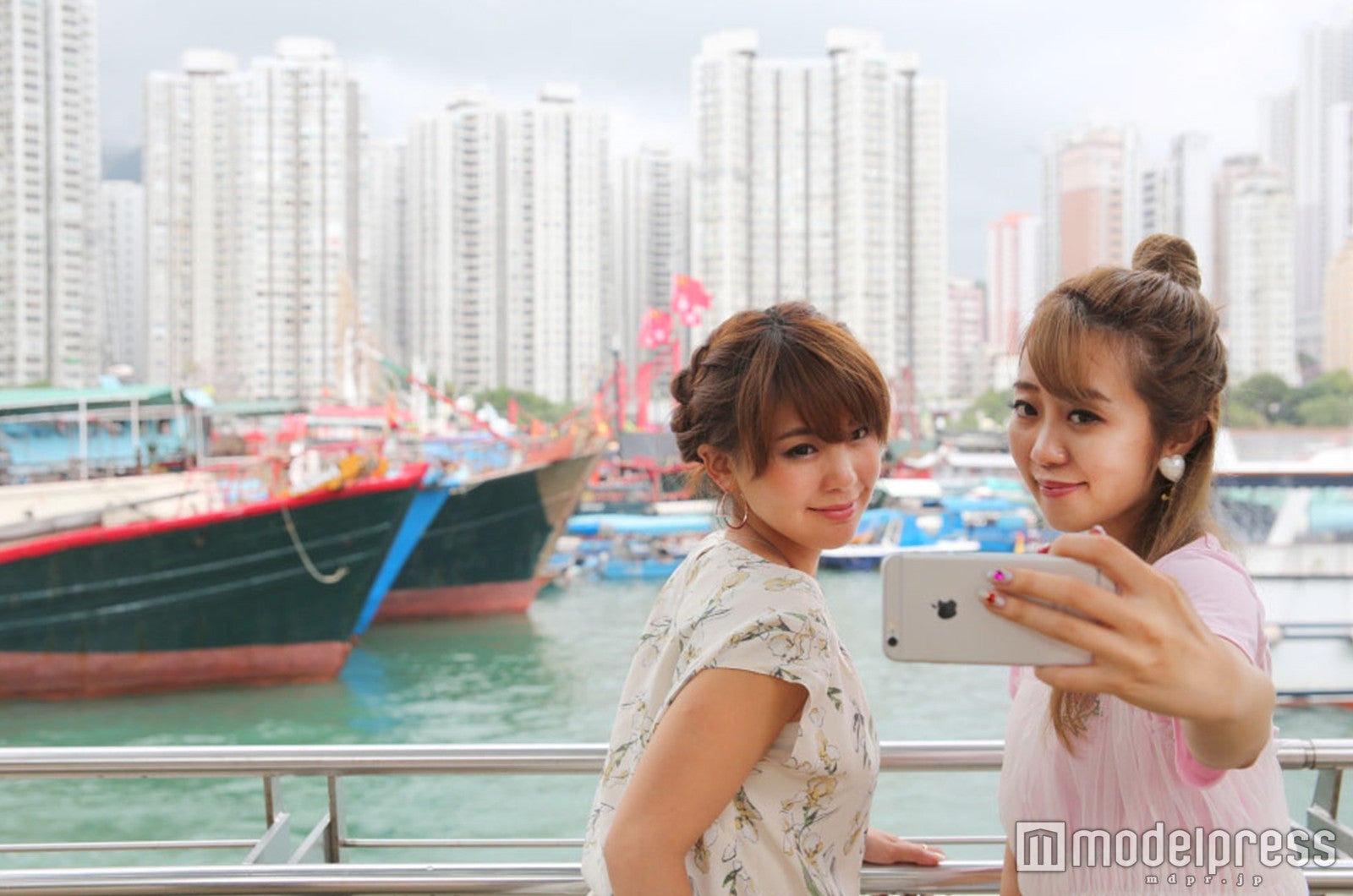 絶対押さえておくべき景観の連続／モデル：中島絢乃、MAAMI（C）モデルプレス