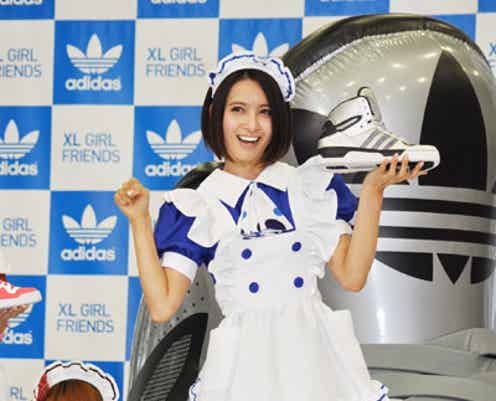 加藤夏希、メイド12名とコスプレで登場!男性に萌える瞬間とは