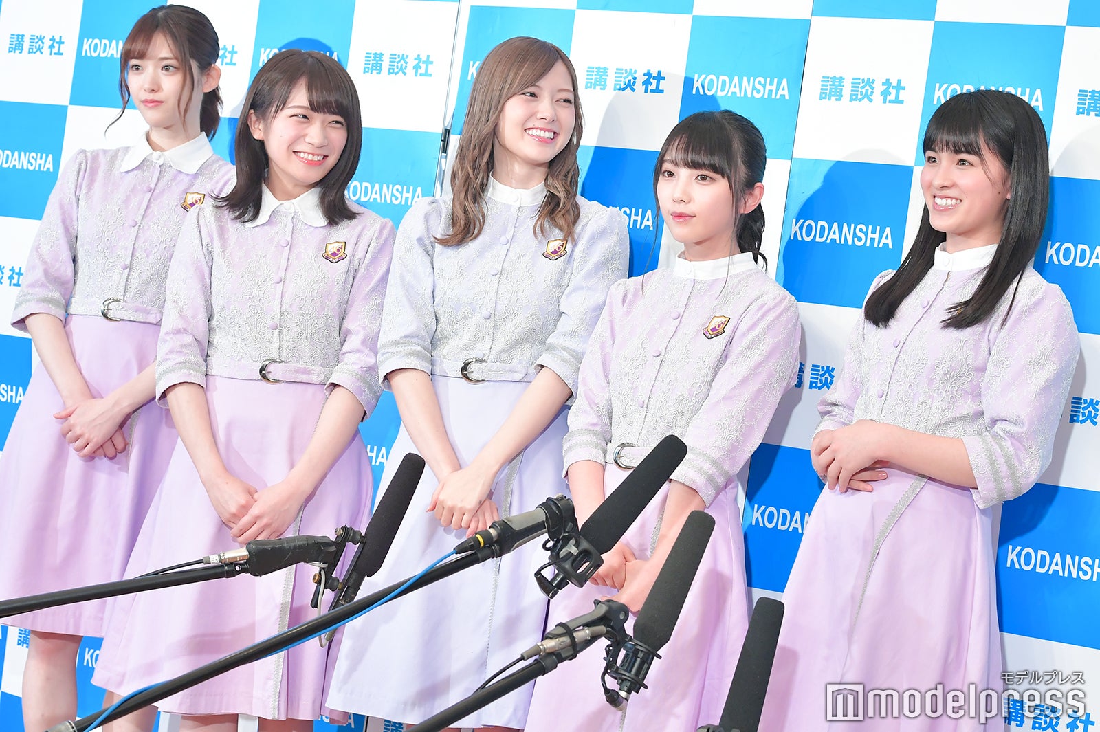 松村沙友理、秋元真夏、白石麻衣、与田祐希、大園桃子（C）モデルプレス