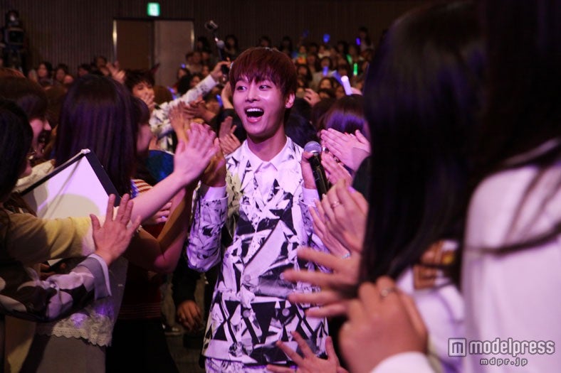 VIXXが観客席で「テ・ダ・ナ・ダ・ノ」を披露（photo：www.japankorea.org）