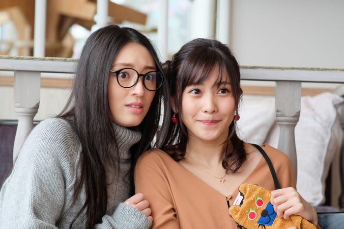 栗山千明、佐野ひなこ(C)関西テレビ