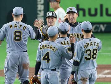 阪神 22年ぶり巨人戦開幕カード勝ち越しの裏に「攻めの守備」 大胆シフトも作戦は入念準備、異例の甲子園閉鎖で非公開練習も