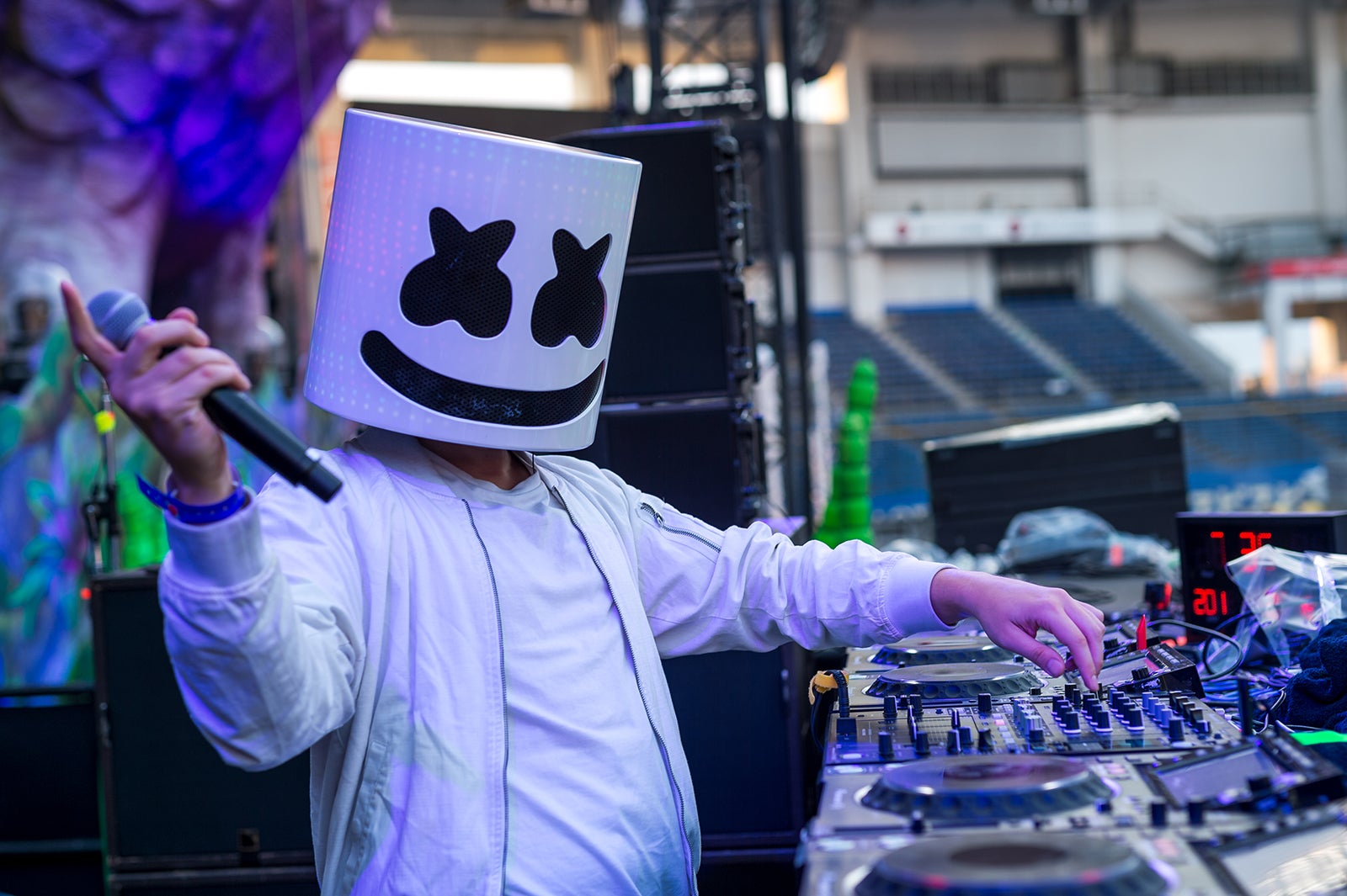 （C）Jake-West-for-Insomniac-4