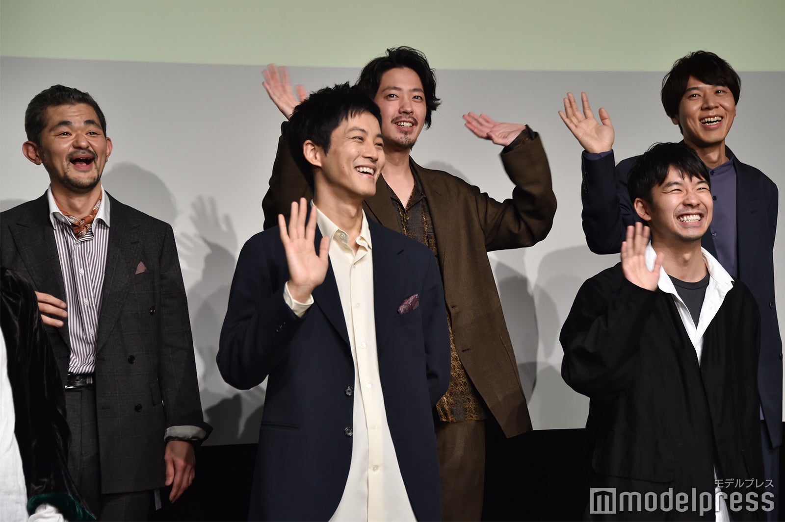 （前列左から）松坂桃李、仲野太賀（後列左から）芹澤興人、若葉竜也、コカドケンタロウ（C）モデルプレス