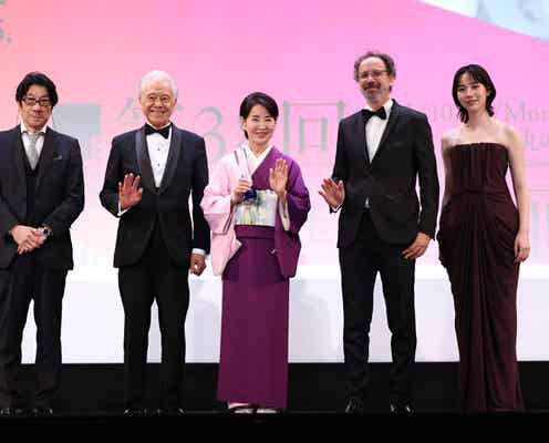 吉永小百合、のん、第38回東京国際映画祭レッドカーペットに登場!