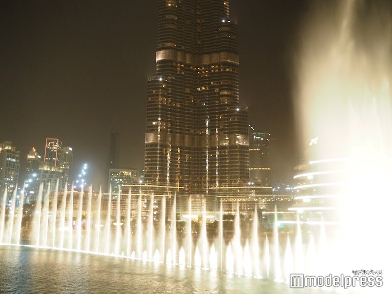 豪華でダイナミックな音と光の噴水ショー（C）モデルプレス