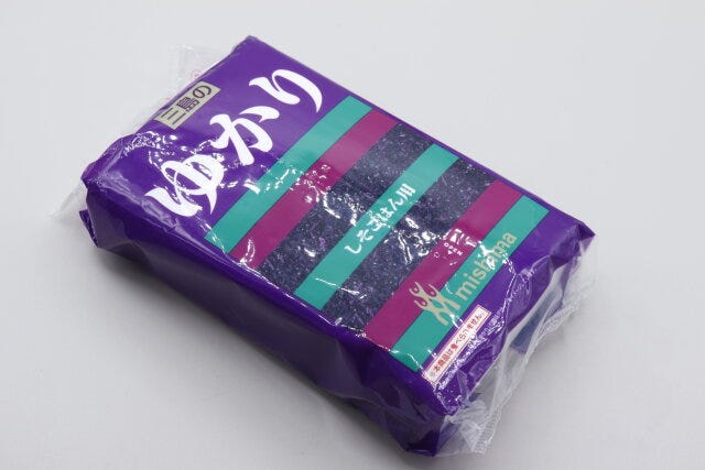 ダイソーの三島の「ゆかり」柄ソフトパックティッシュ