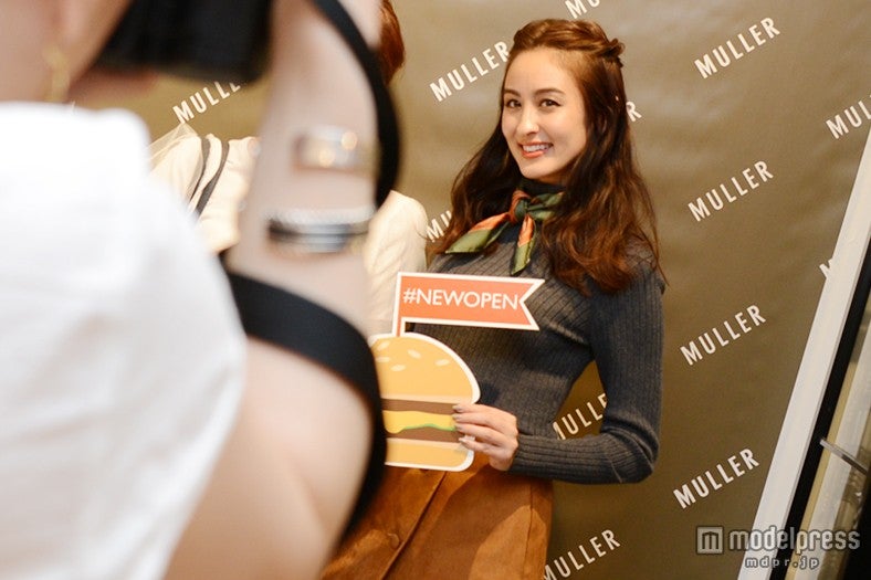 オードリー亜谷香が来店