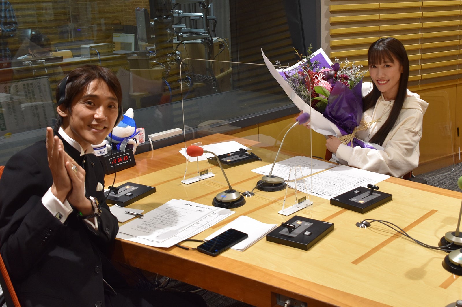 吉田尚記アナウンサー、高城れに（提供写真）