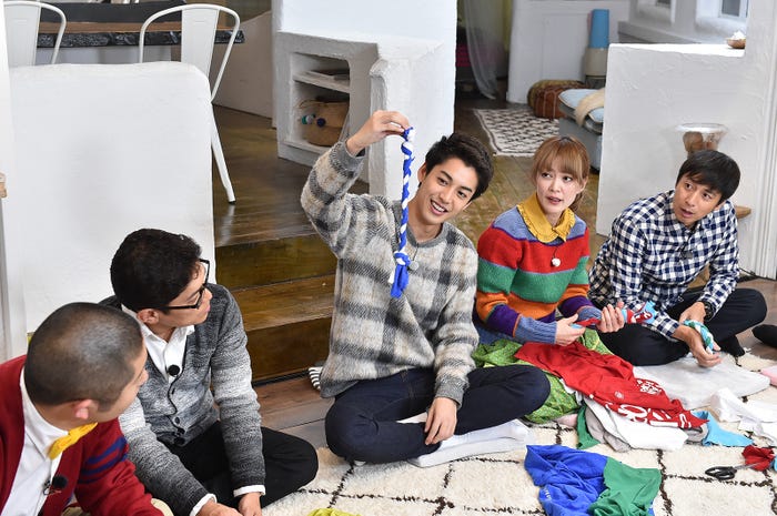 大野拓朗(中央)も登場(C)TBS